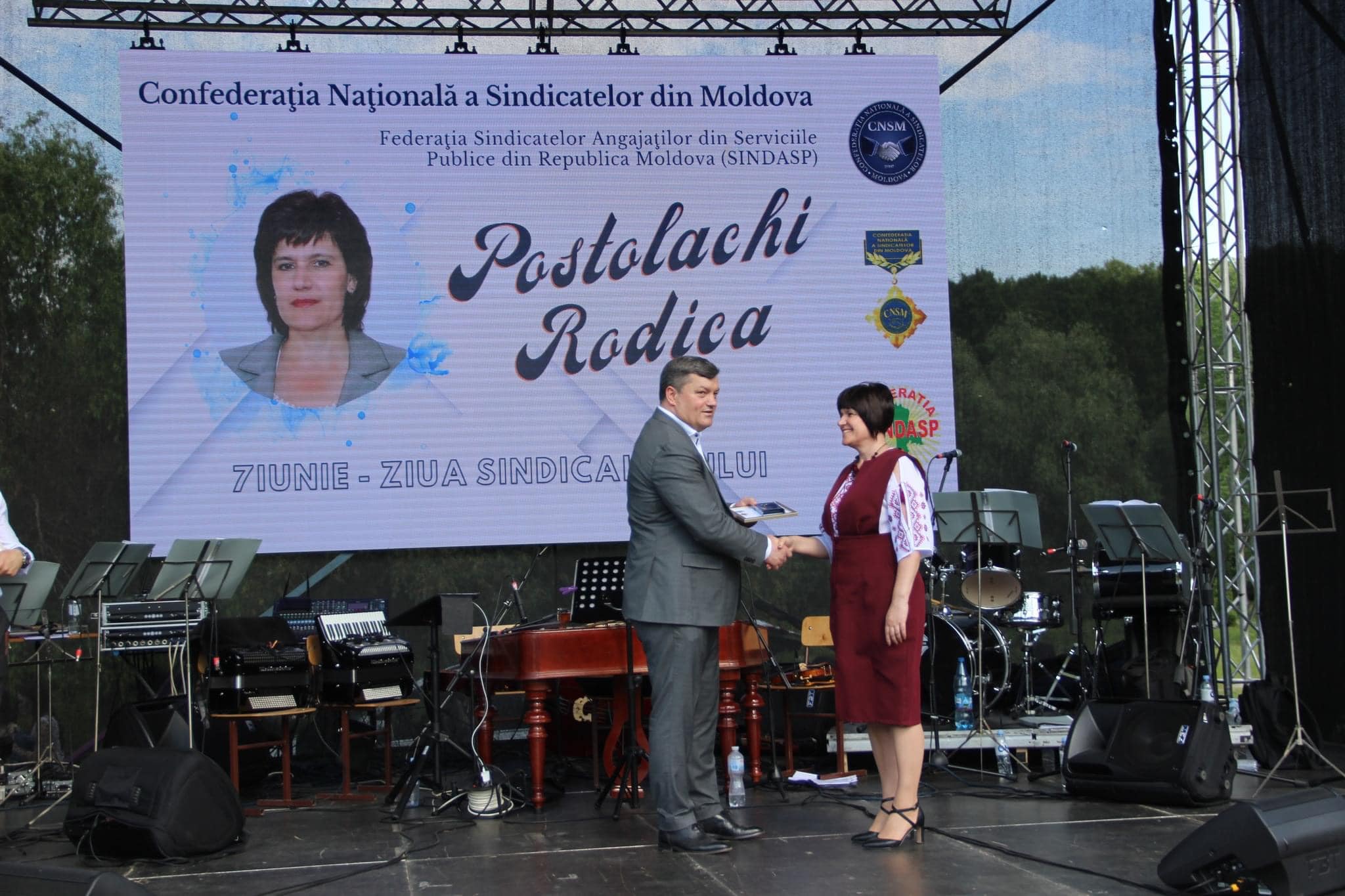 Președinta Asociației Sindicale Rîșcani a fost menționată cu Insigna de Onoare a CNSM